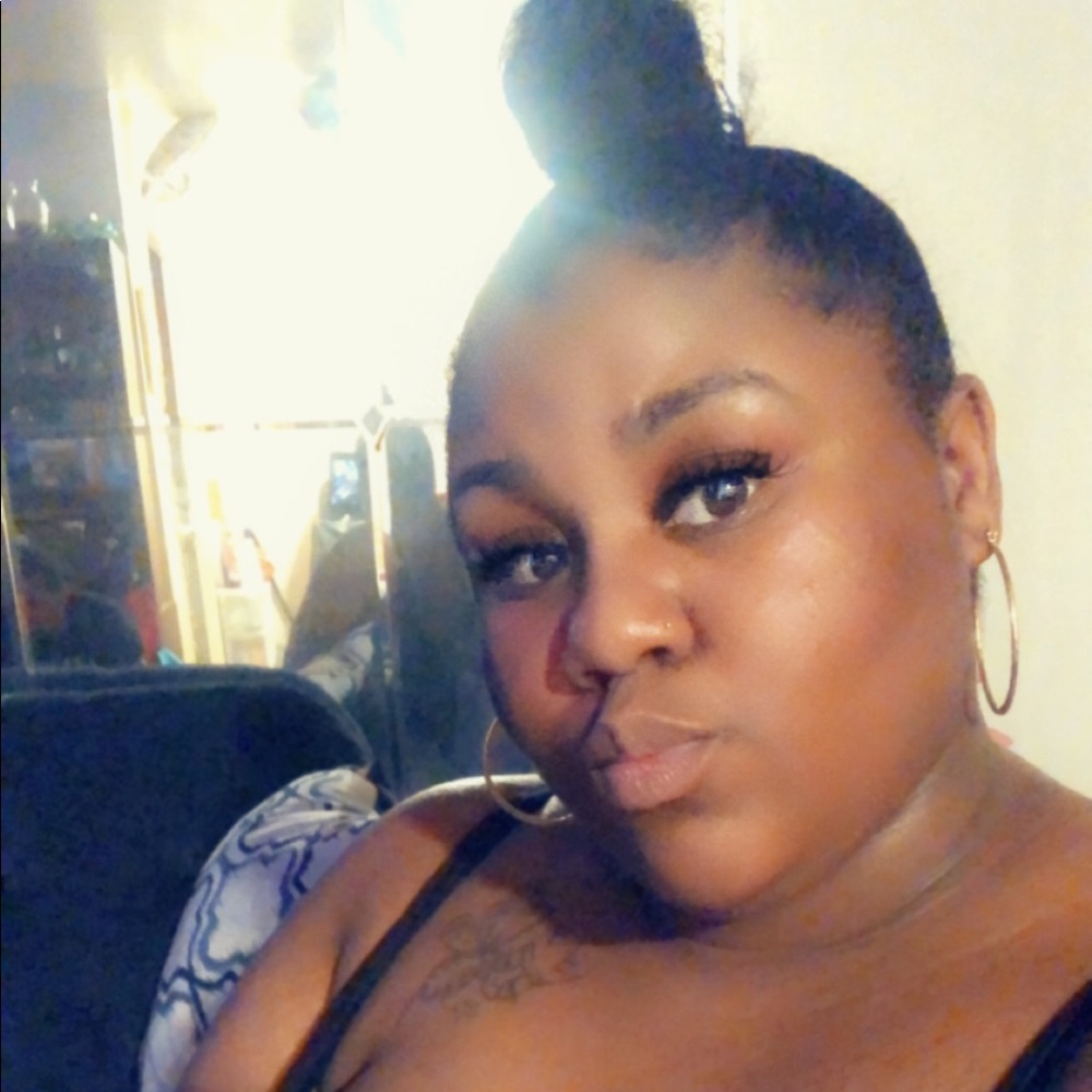 Meet your Posher, Yana